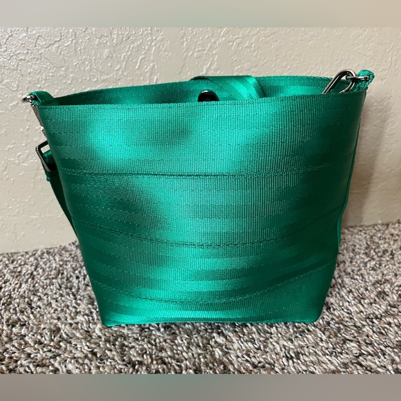 Harvey’s Small Hobo - Picture 2 of 8